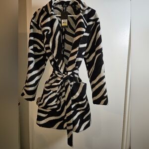 NWT Jones New York zebra wrap coat size m
